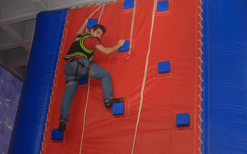 Imagen del Escalador con toda la seguridad